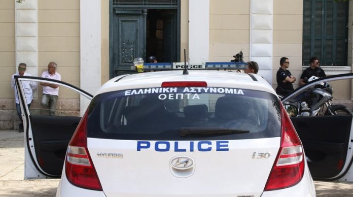 Κρήτη: Άντρας επιχείρησε να αρπάξει το μωρό σε λαϊκή αγορά Κρήτη: Άντρας επιχείρησε να αρπάξει το μωρό σε λαϊκή αγορά