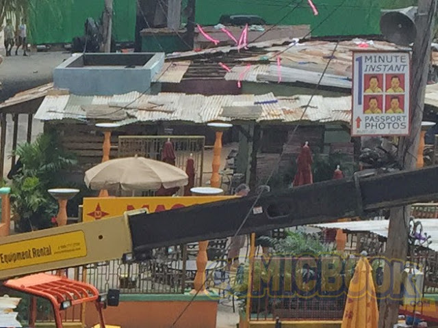 Местность напоминает трущобы бедного населения страны. Местность напоминает трущобы бедного населения страны.