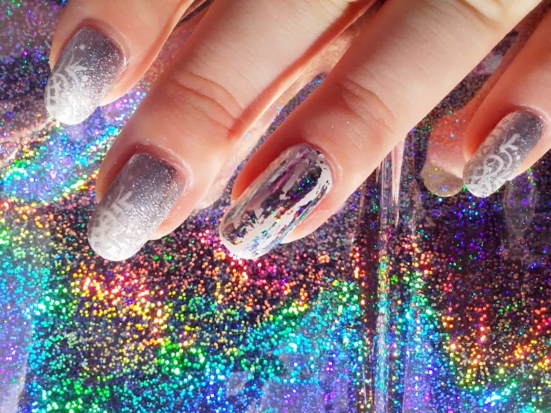 31DC2014 Day 15: DELICATE PRINT - Lace & Foil Nails