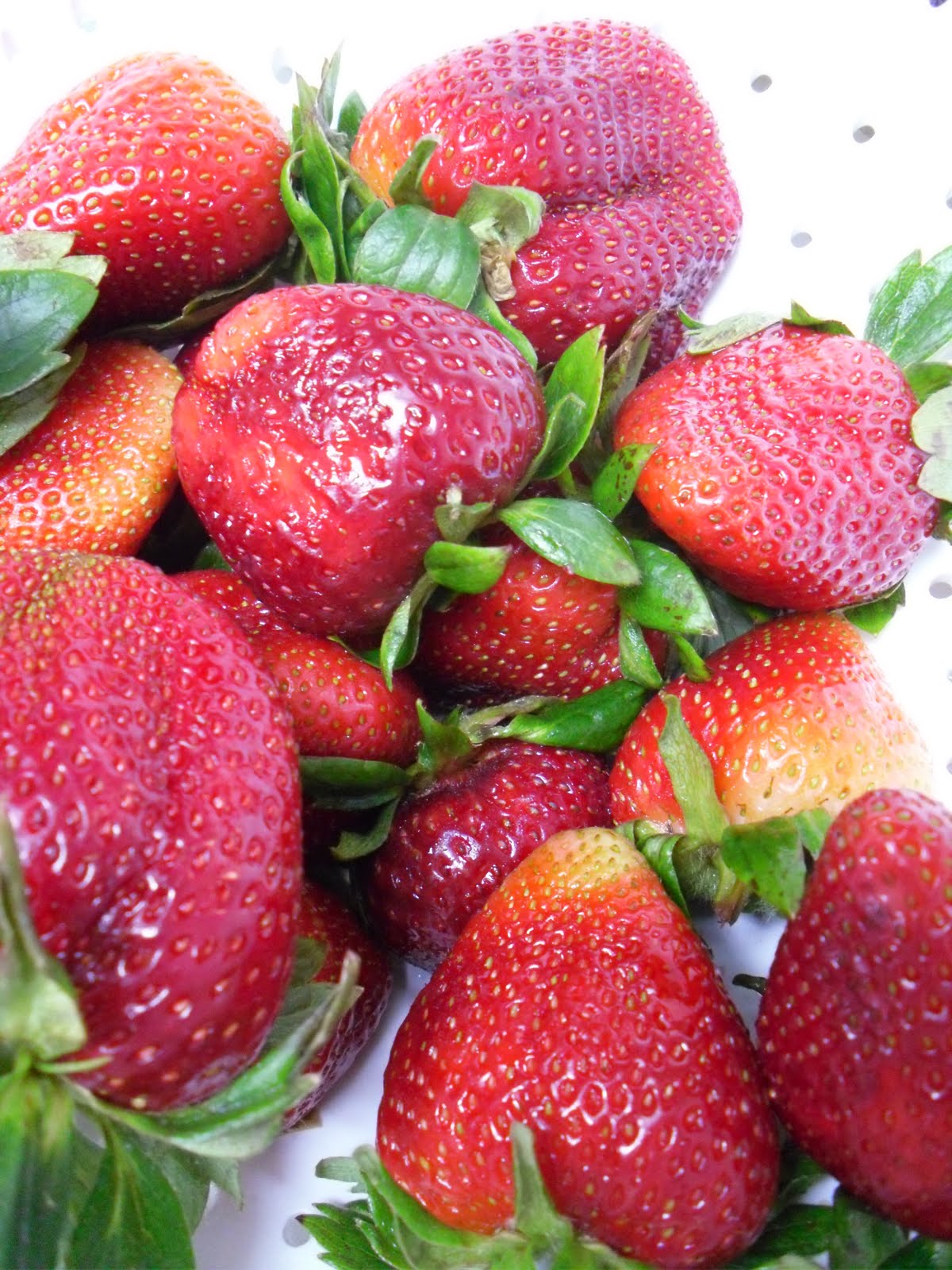 Rachel B. cooks... Sweet & Simple Strawberry Ice Cream Cakes