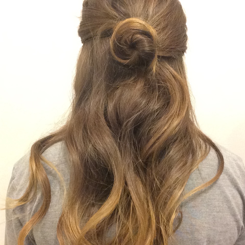 jacy joan Hair Buns using Spin Pins