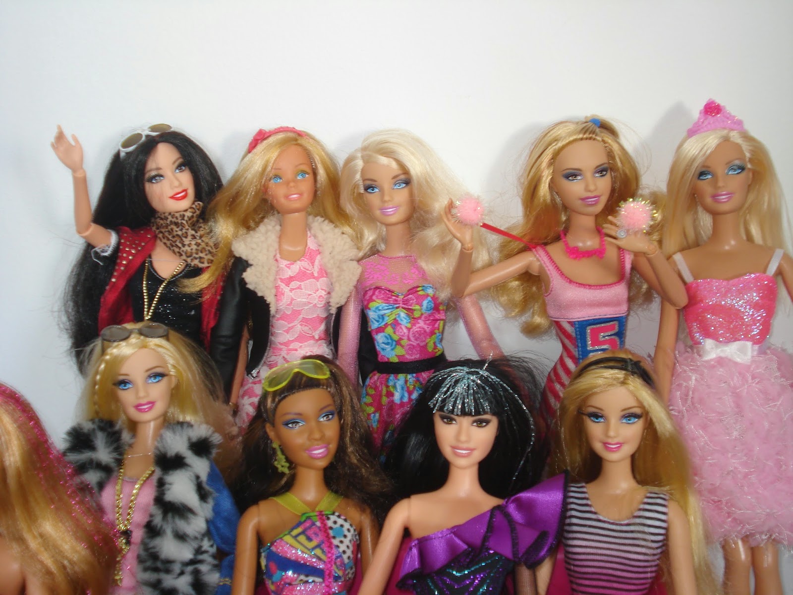 muchas barbies