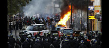 مظاهرات وأعمال شغب في لندن في أعقاب مقتل شاب أسمر على يد الشرطة