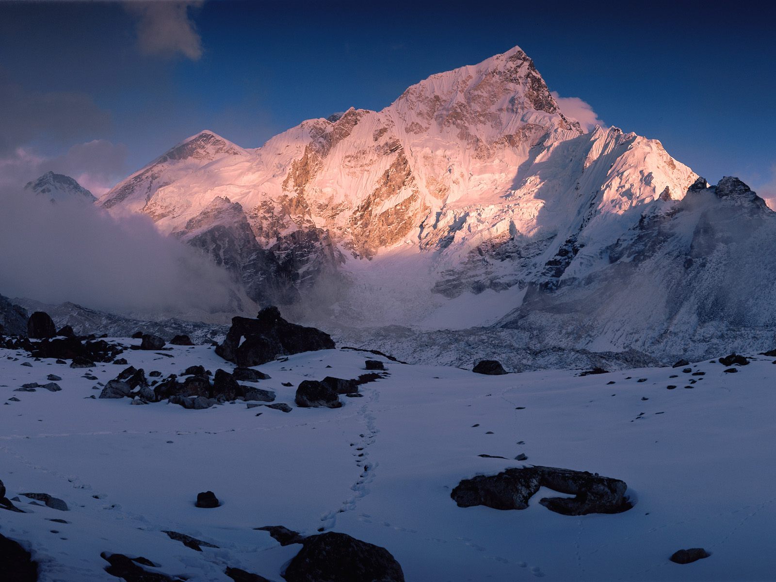 جبال الهيمالايا Mount+Nuptse,+Himalaya+Mountains,+Nepal