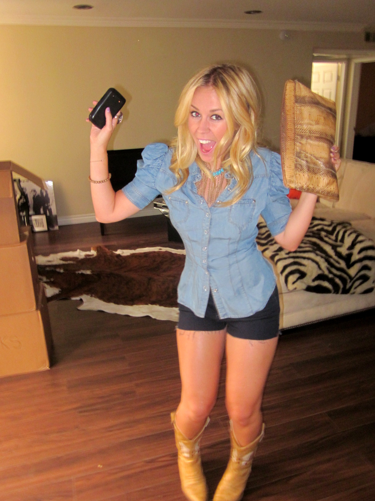 MS. DOWNTOWN LA: Canadian Tux + Boots = Taylor Swift Concert