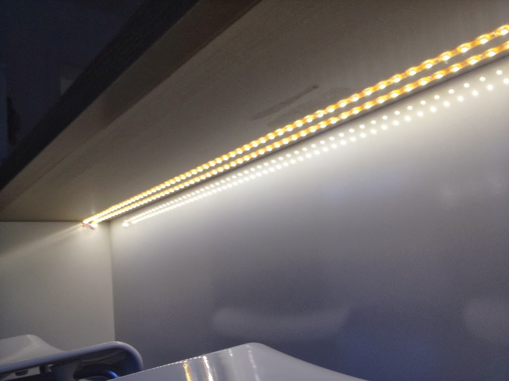HuM\'s Baublog: Indirekte LED-Beleuchtung der Küche mit Loxone HuM\'s Baublog: Indirekte LED-Beleuchtung der Küche mit Loxone