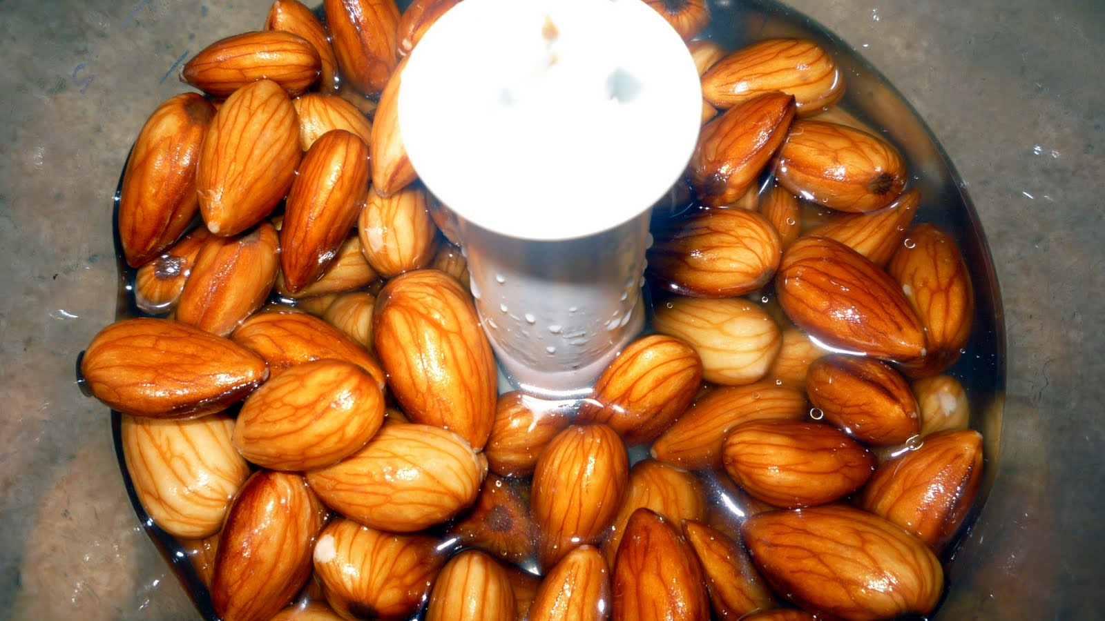 Tastes For Everyday Life Creamy Almond and Spinach Spread...