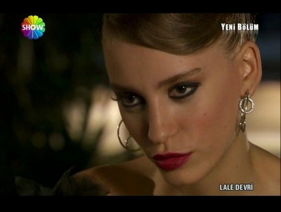 En Ucuzu Nerede Serenay Sarıkaya Saç Şekilleri Modelleri (Lale Devri