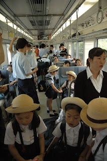 Perbedaan Seragam Pelajar Cewek Jepang Dari Sd Sampe Sma [ www.BlogApaAja.com ]