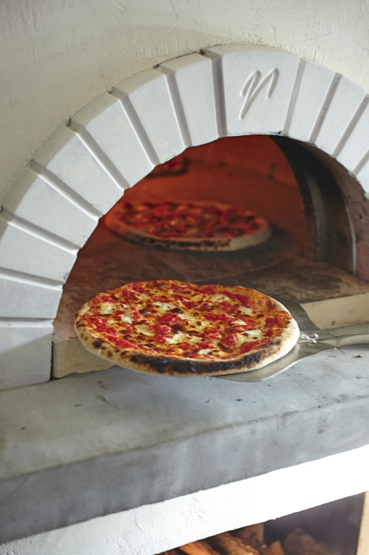 Parkside Bakery in Stinson Beach, photography by Julia Spiess