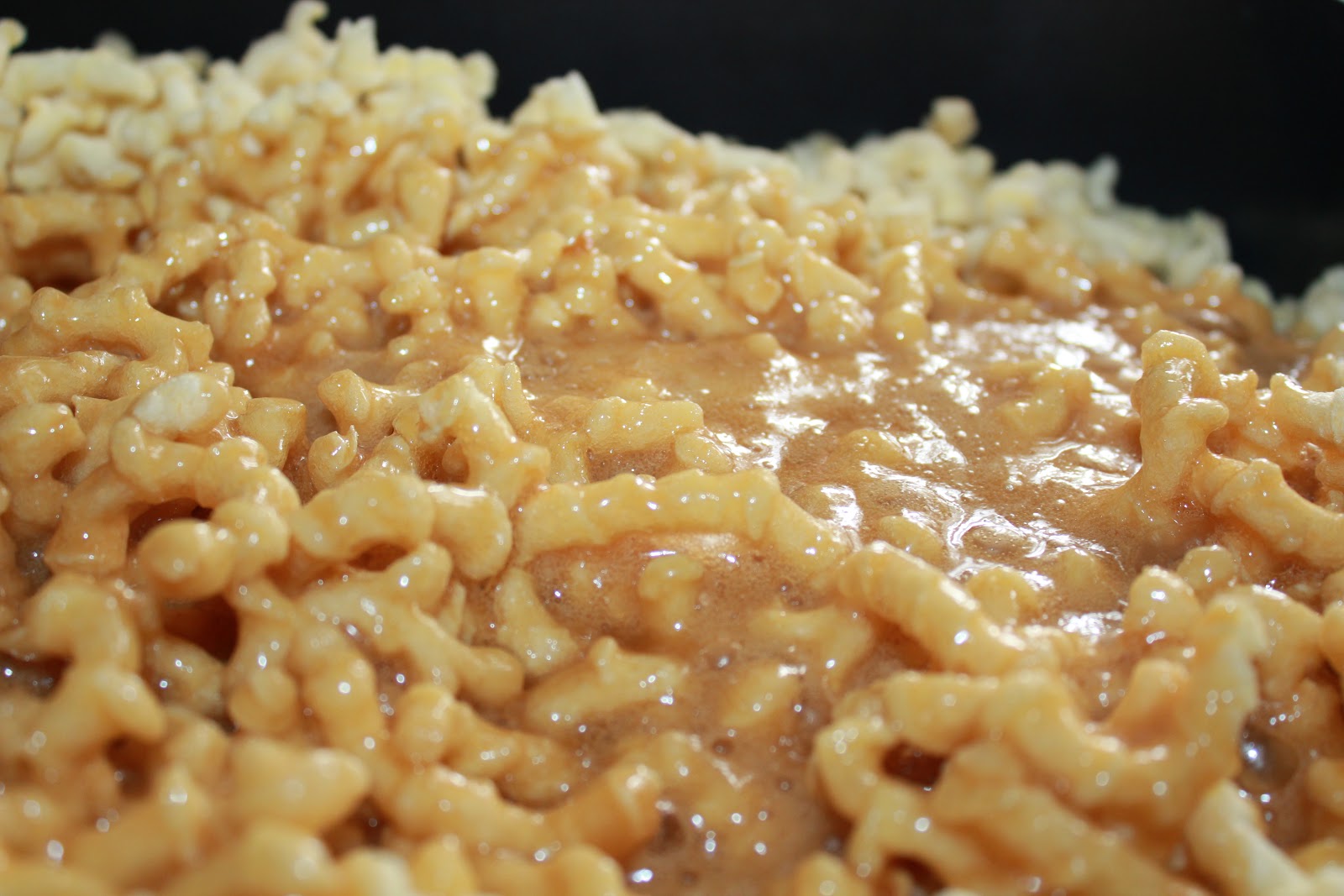 Sisters Luv 2 Cook Caramel Popcorn Twists