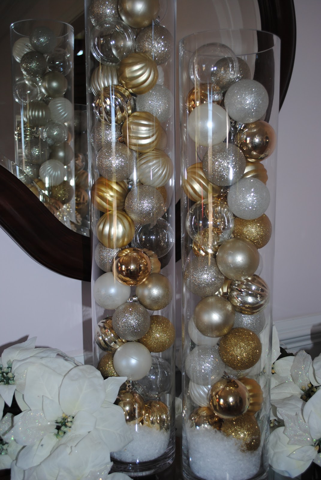 Christmas Holiday Ideas ORNAMENT FILLED GLASS VASE