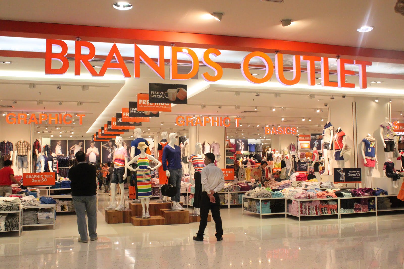 Brands Outlet Retail A Window Seat