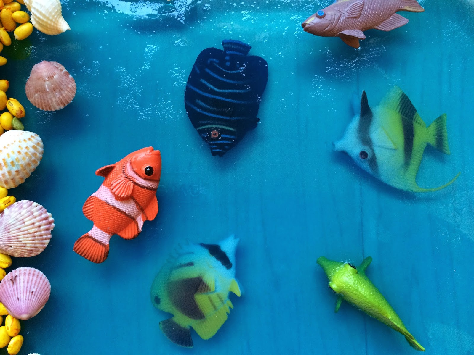 Creative Projects for Kids Tropical Beach Gelatin Sensory Bin