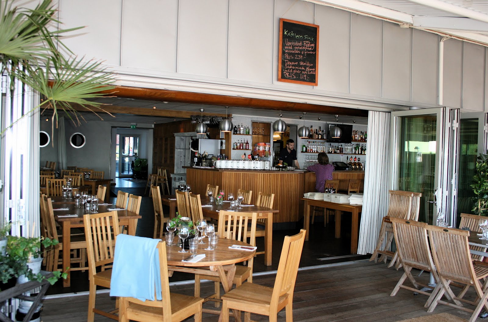 EMMIXAD Ocean bar & grill