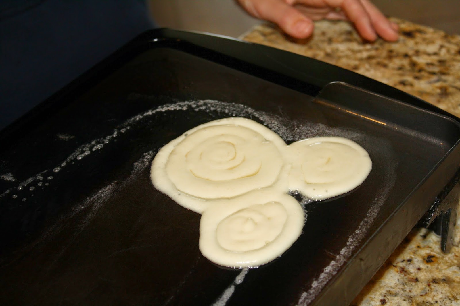 Tada's Kooky Kitchen Pancake designs made easy!