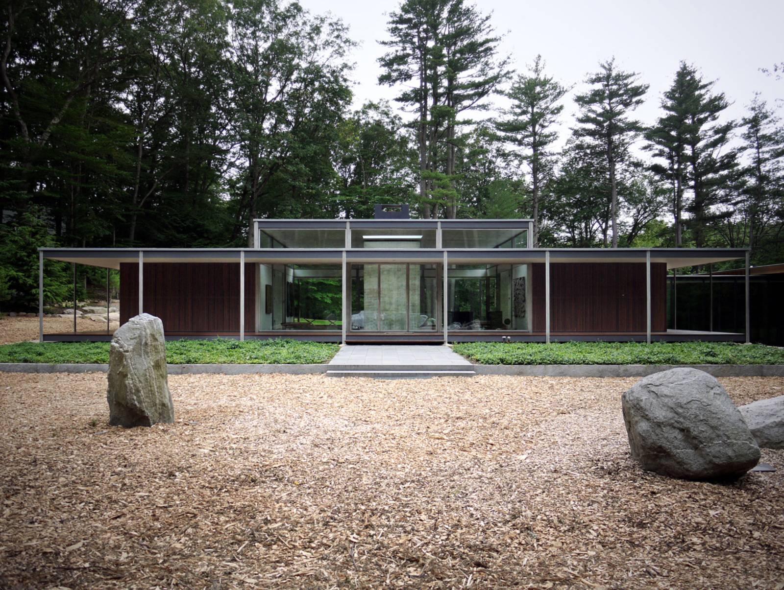 architecture now and The Future GLASS/WOOD HOUSE BY KENGO KUMA