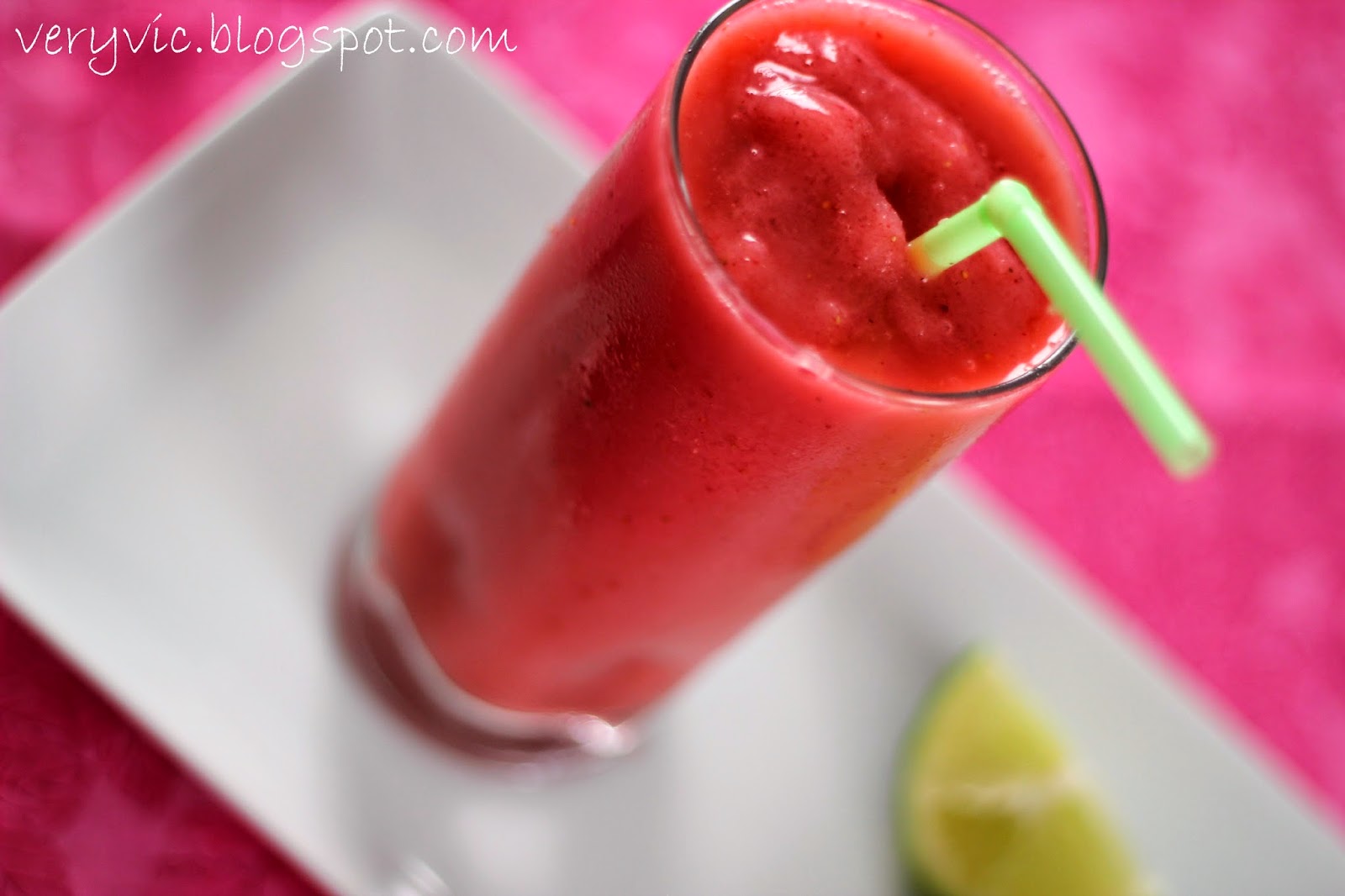 Very Vicky Strawberry Limeade Smoothie Smoothie Saturday 1