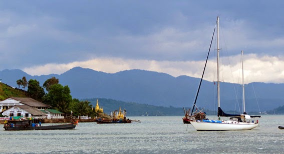 Live aboard sailing yacht at Kawthaung
