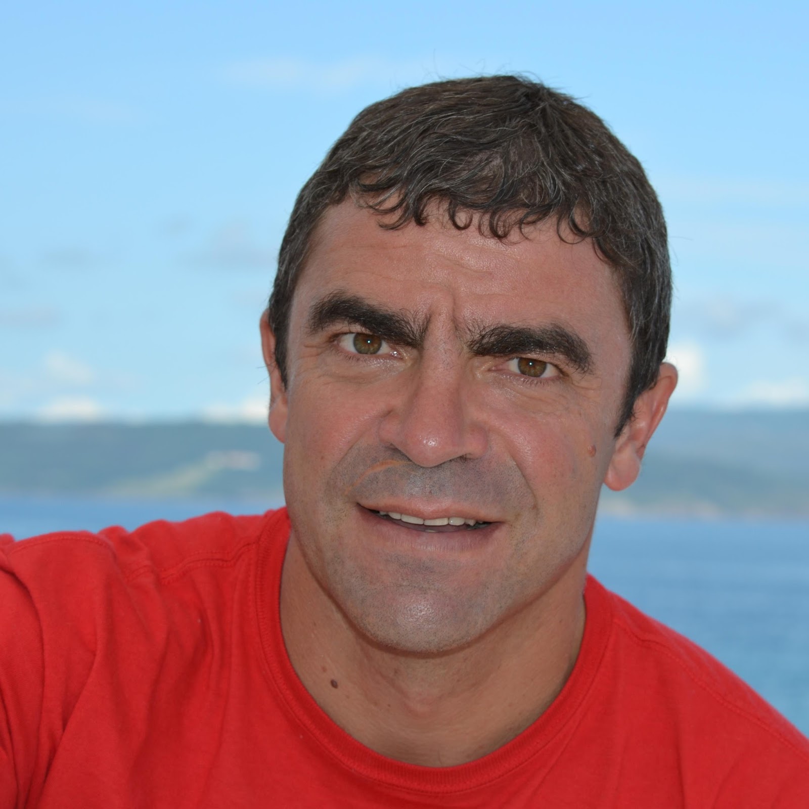 ECOS DE PRENSA / CORAZÓN Y CABEZA (por Manolo Sanchís) La Gran Familia