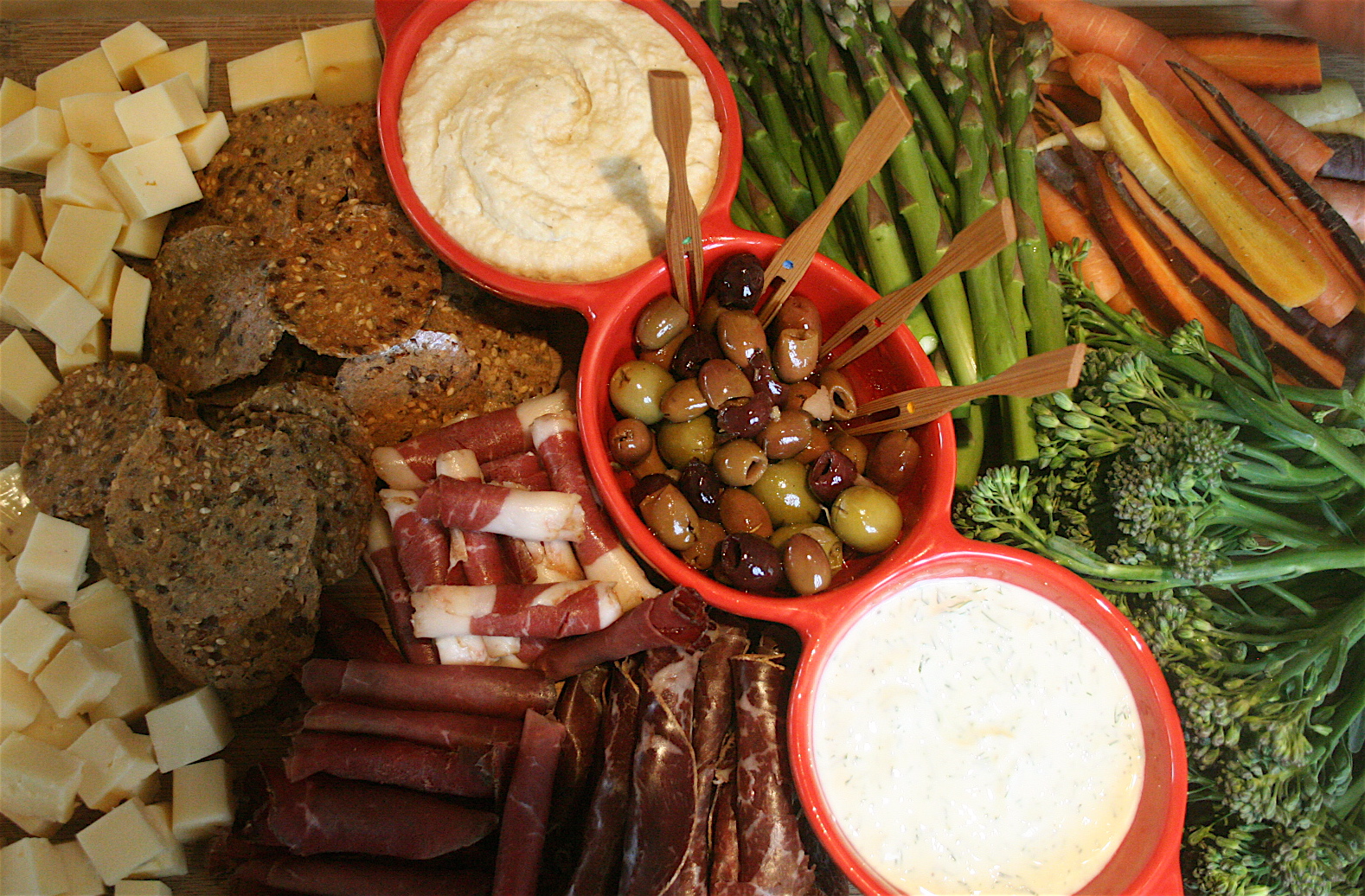 the nice times Meat Veggie & Cheese Platter with Bocconcini Skewers