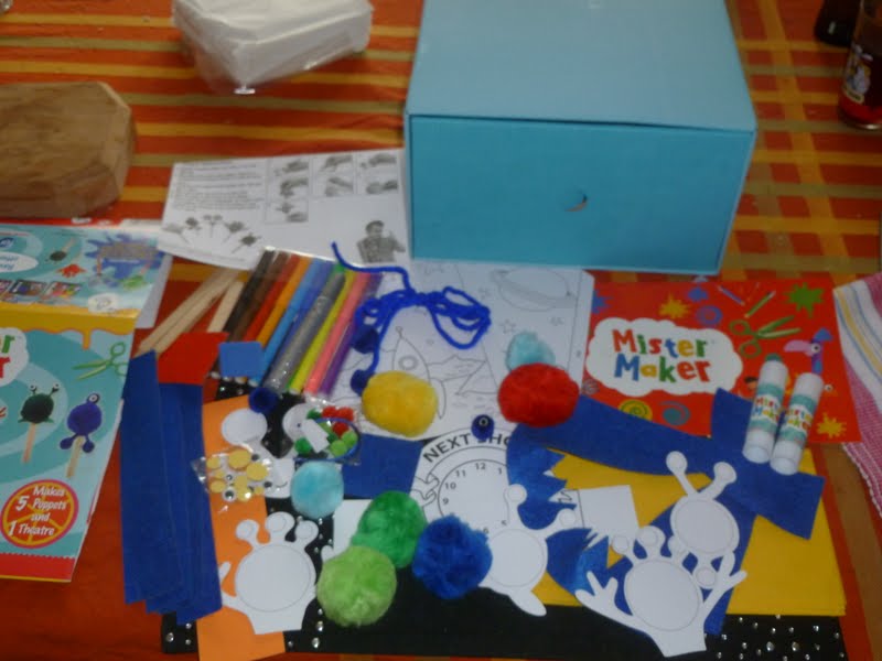 Madhouse Family Reviews Mister Maker 3D Alien Puppet Show Craft Kit review