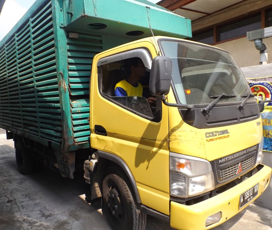 2000 Isuzu Box Truck