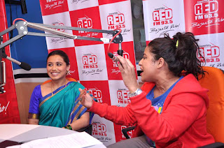 Rani promotes 'Aiyyaa' on RED FM 93.5 & 98.3 FM Radio Mirchi 