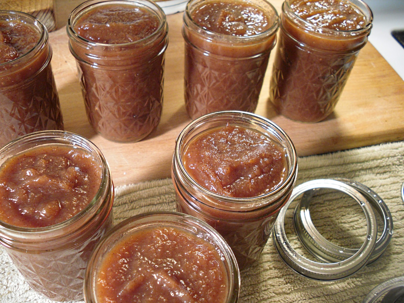 Comfy Cuisine Home Recipes from Family & Friends SRC Reveal Apple