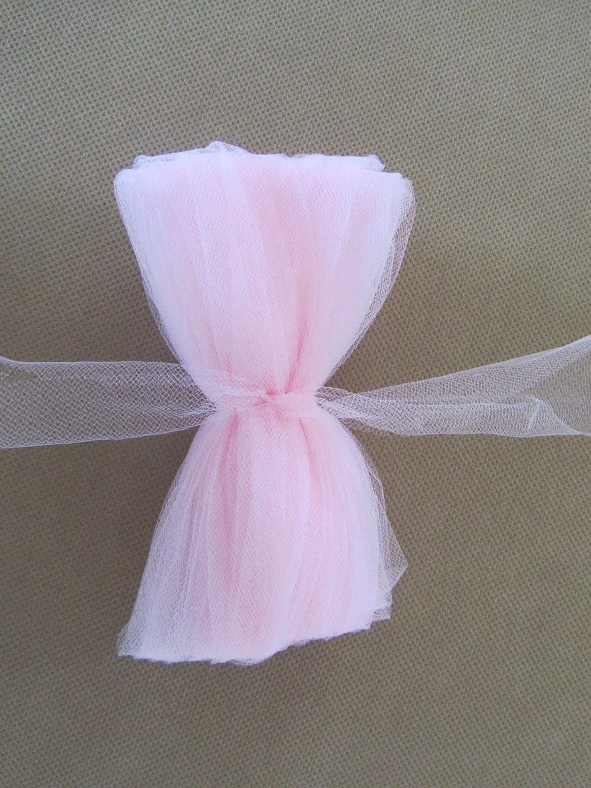 Tutorial How To Make Tulle Pom Poms