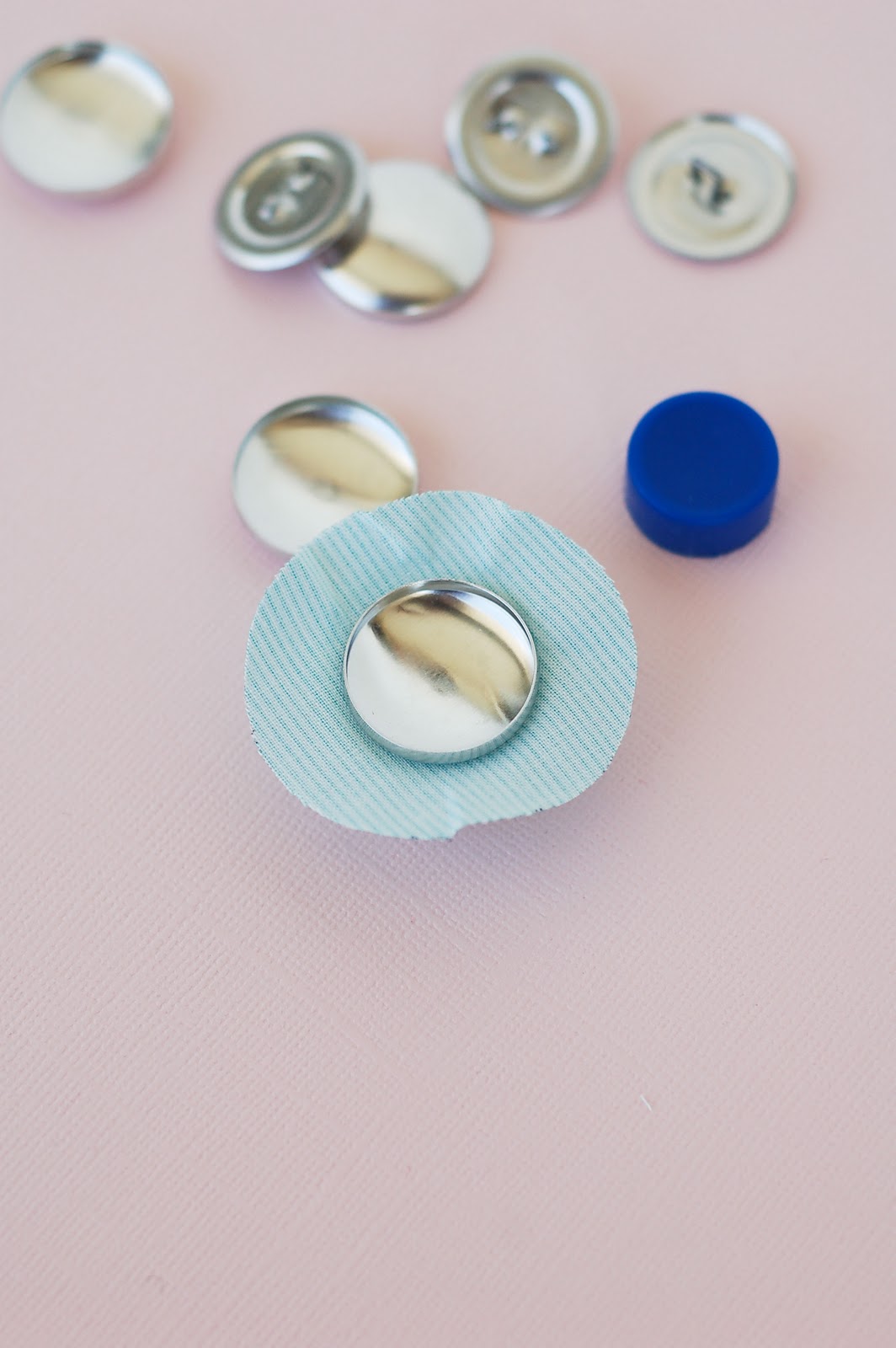 all things simple fabriccovered buttons tutorial
