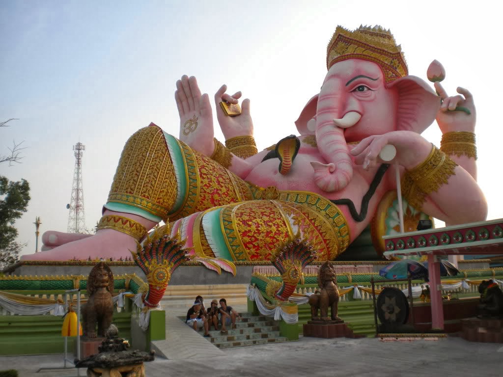 Cute Kanha Ji Biggest Lord Ganesh Statue