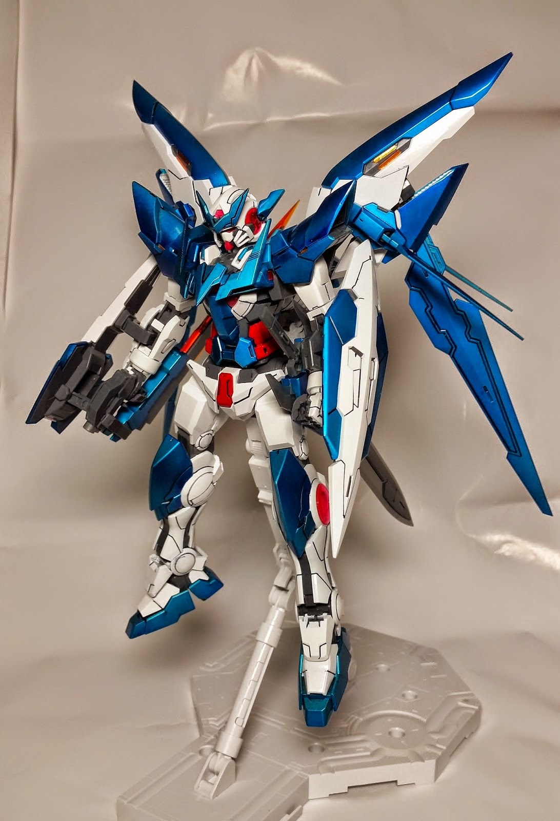 Gundam Family MG 1/100 Gundam Amazing Exia Kai Custom Build