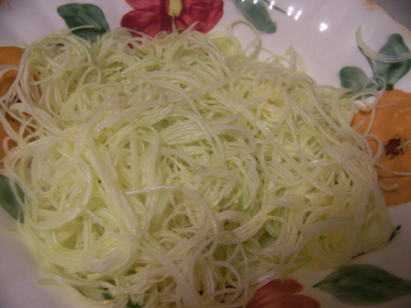 SPLENDID LOWCARBING BY JENNIFER ELOFF HOW TO COOK ZUCCHINI PASTA NOODLES