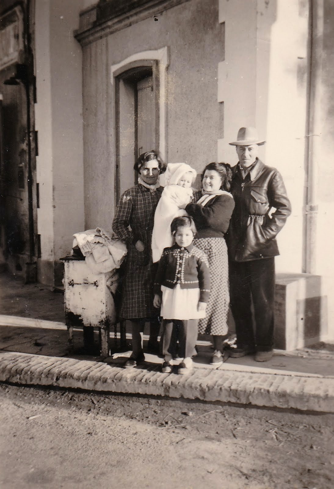 1954 ...A la gare...