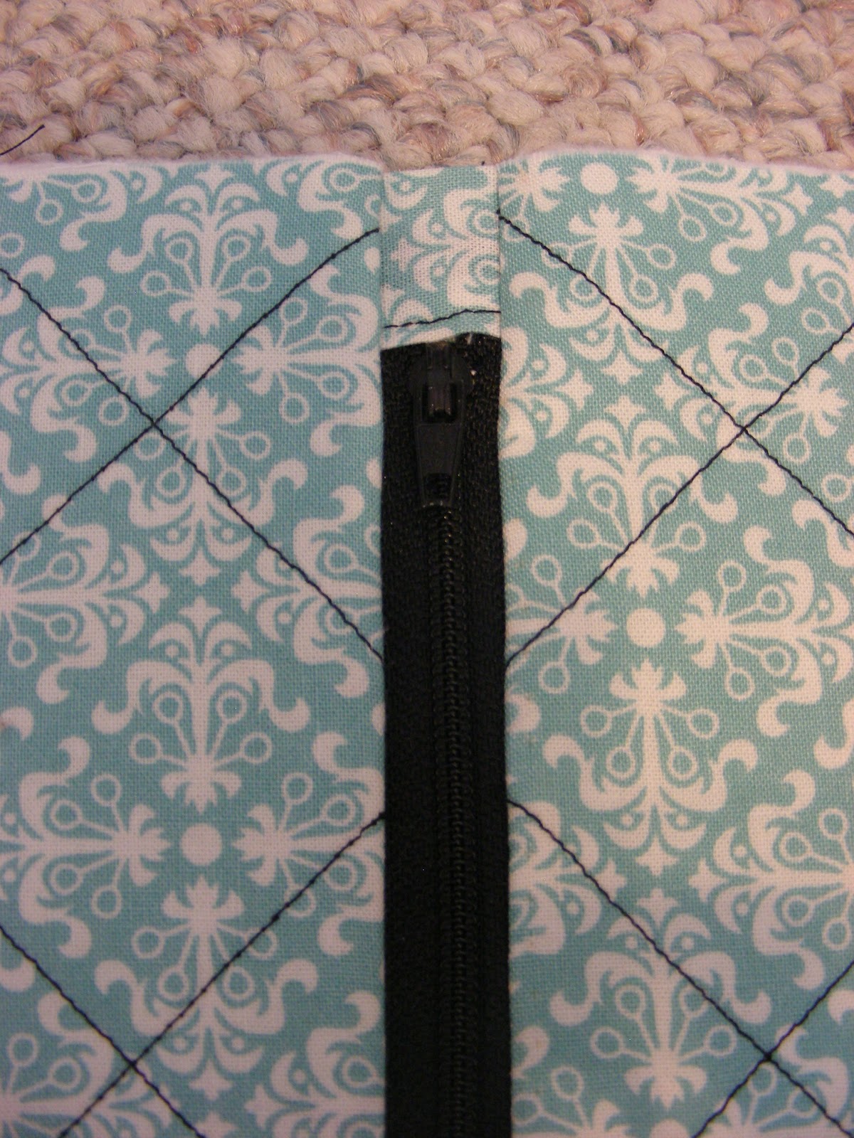 A Sassy Seamstress . . . Quilted Zipper Bag