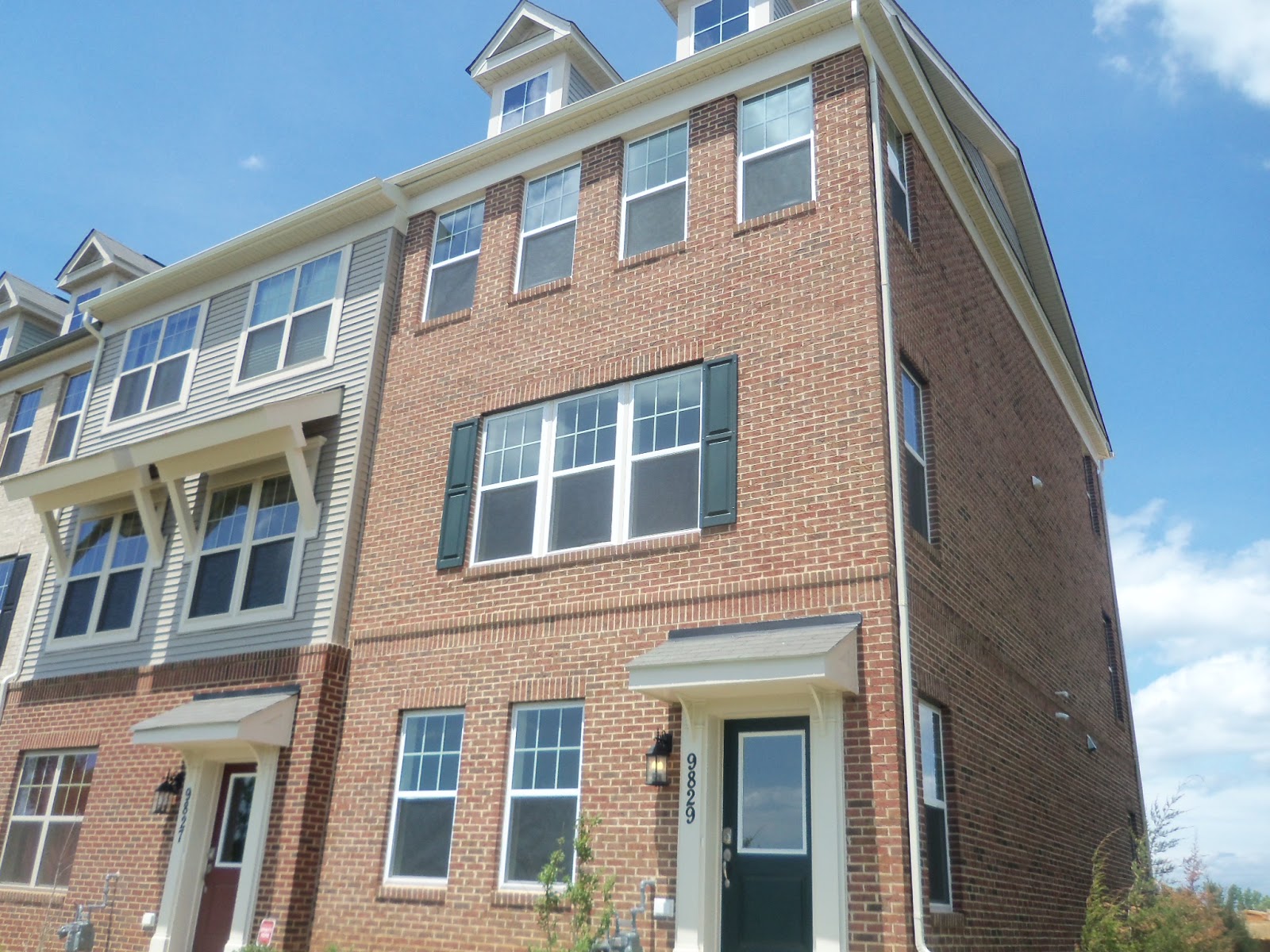 Large New Townhouse For Sale in Waldorf Just Sold in Waldorf