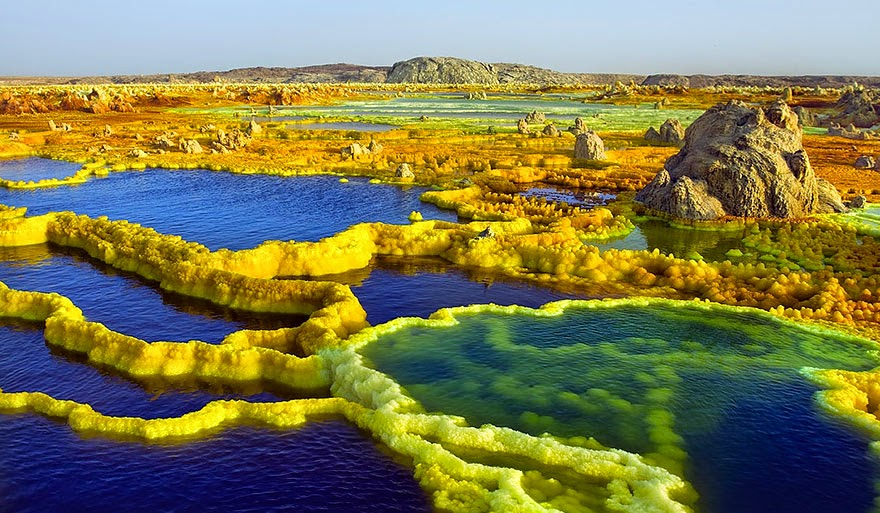 18. Dallol Volcano in Ethiopia - 29 Unbelievable Locations That Look Like They’re Located On Another Planet 18. Dallol Volcano in Ethiopia - 29 Unbelievable Locations That Look Like They’re Located On Another Planet