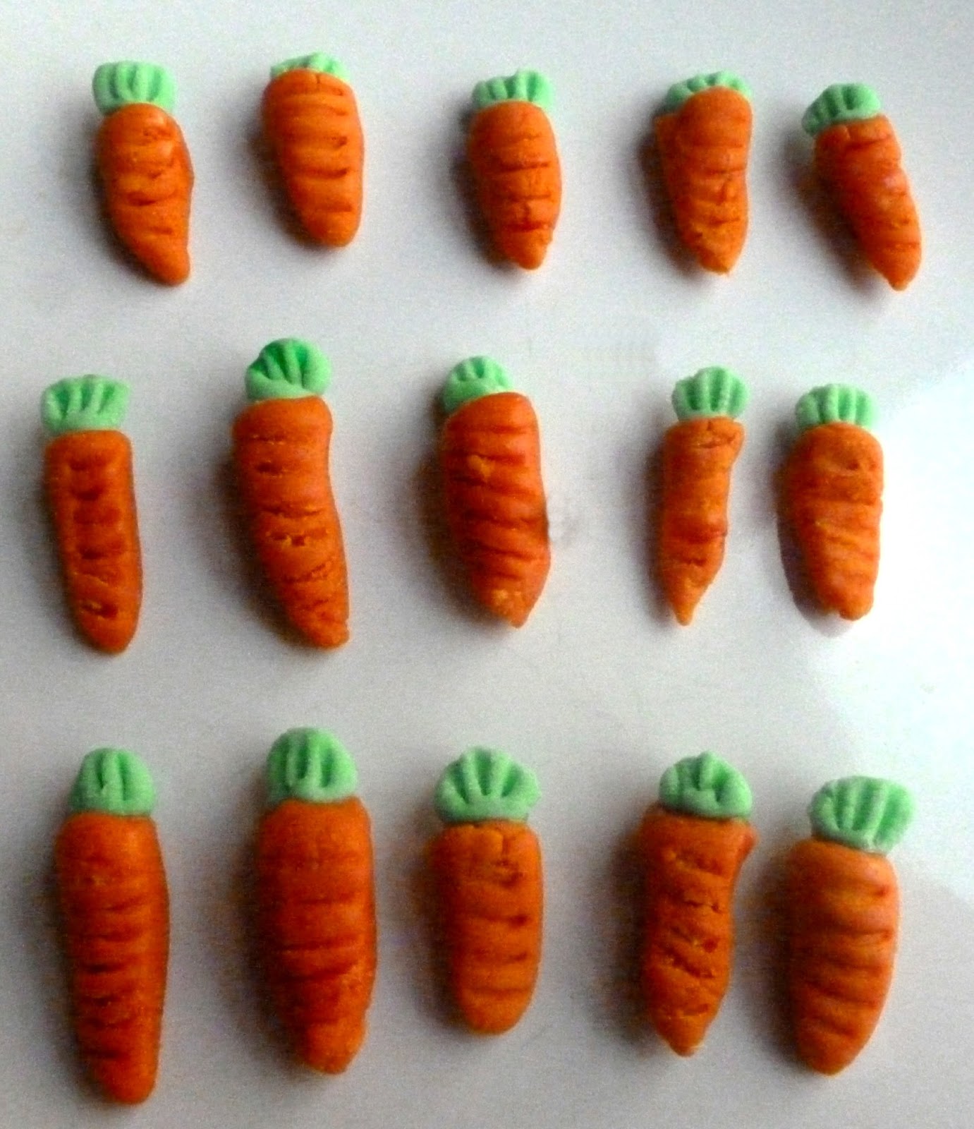 For The Love of Baking Fondant Carrot Cupcake Toppers