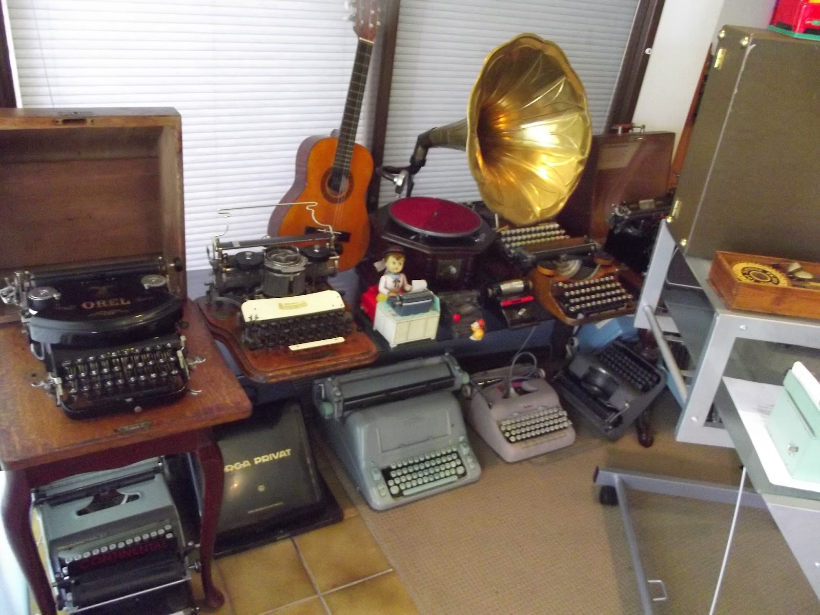 oz.Typewriter Expanded Typewriter Display