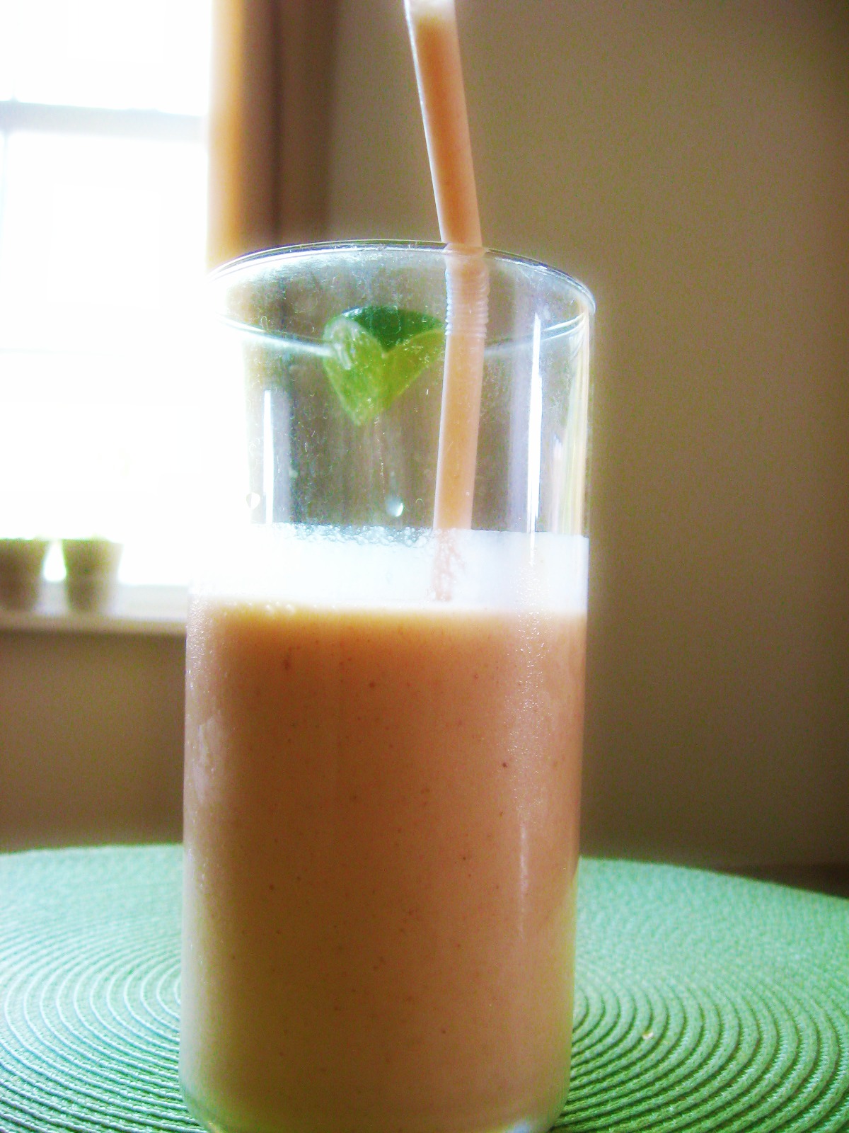 Mama Me Gluten Free Papaya Lime Smoothies