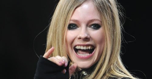 Mis Idolos Stars::::::::::: Avril Lavigne: Wish You Were Here en Good