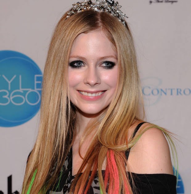 Hollywood Avril Lavigne Singer Biography