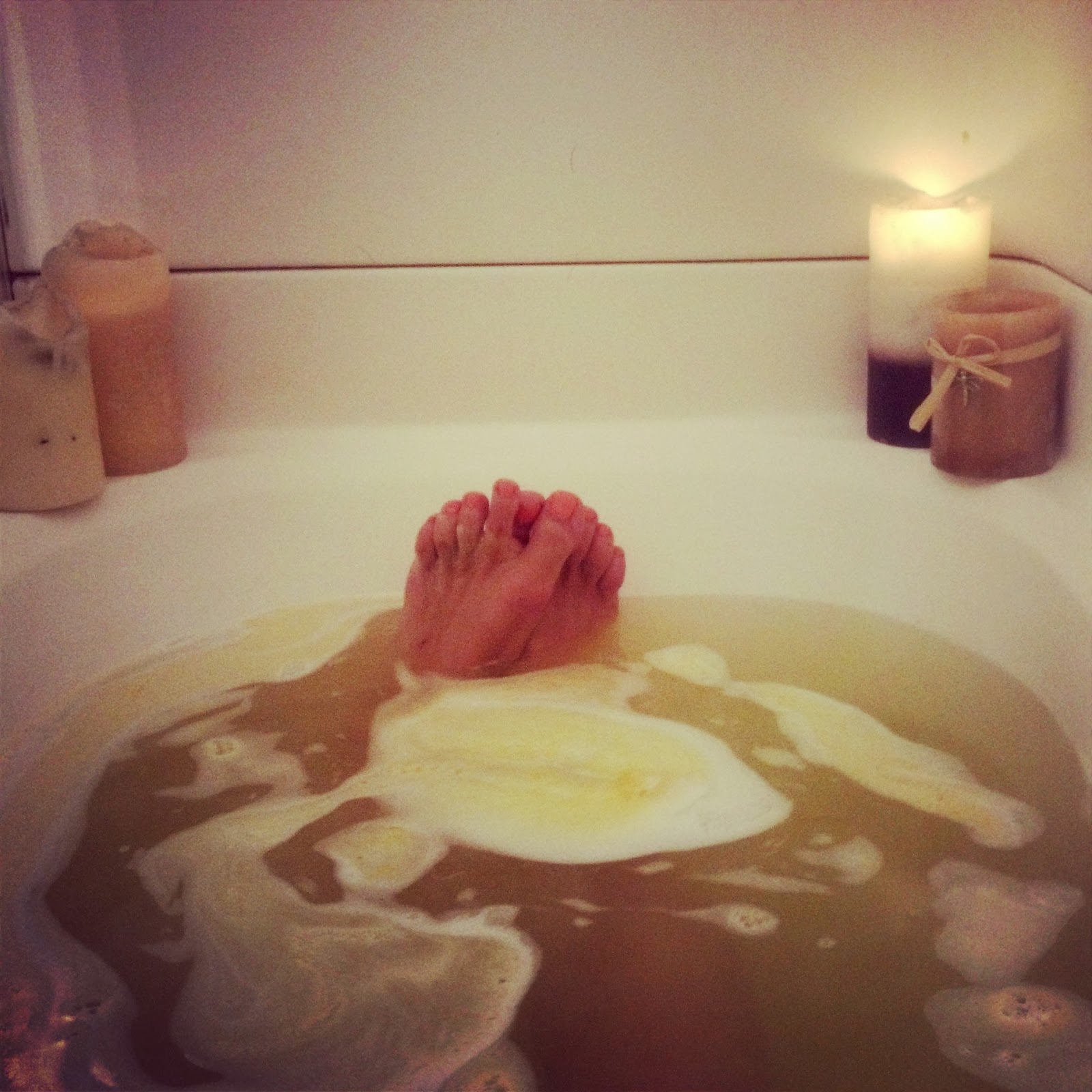 Catastrophe Cosmetic LUSH Bath Bomb Reviews