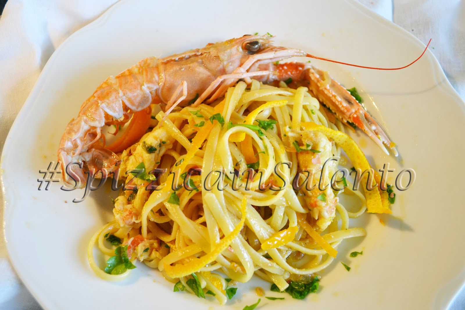 Linguine agli Scampi al sapore d'Arancia e Pepe Rosa 