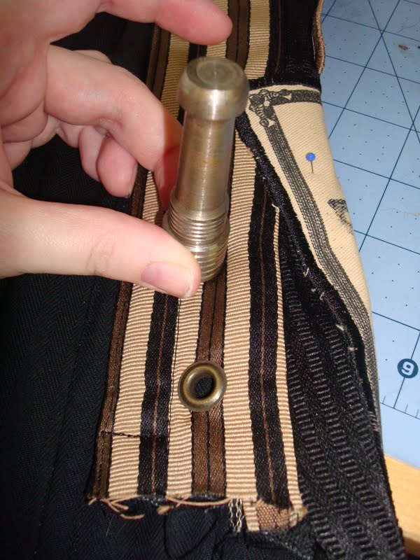 Steam Ingenious How to Insert Grommets