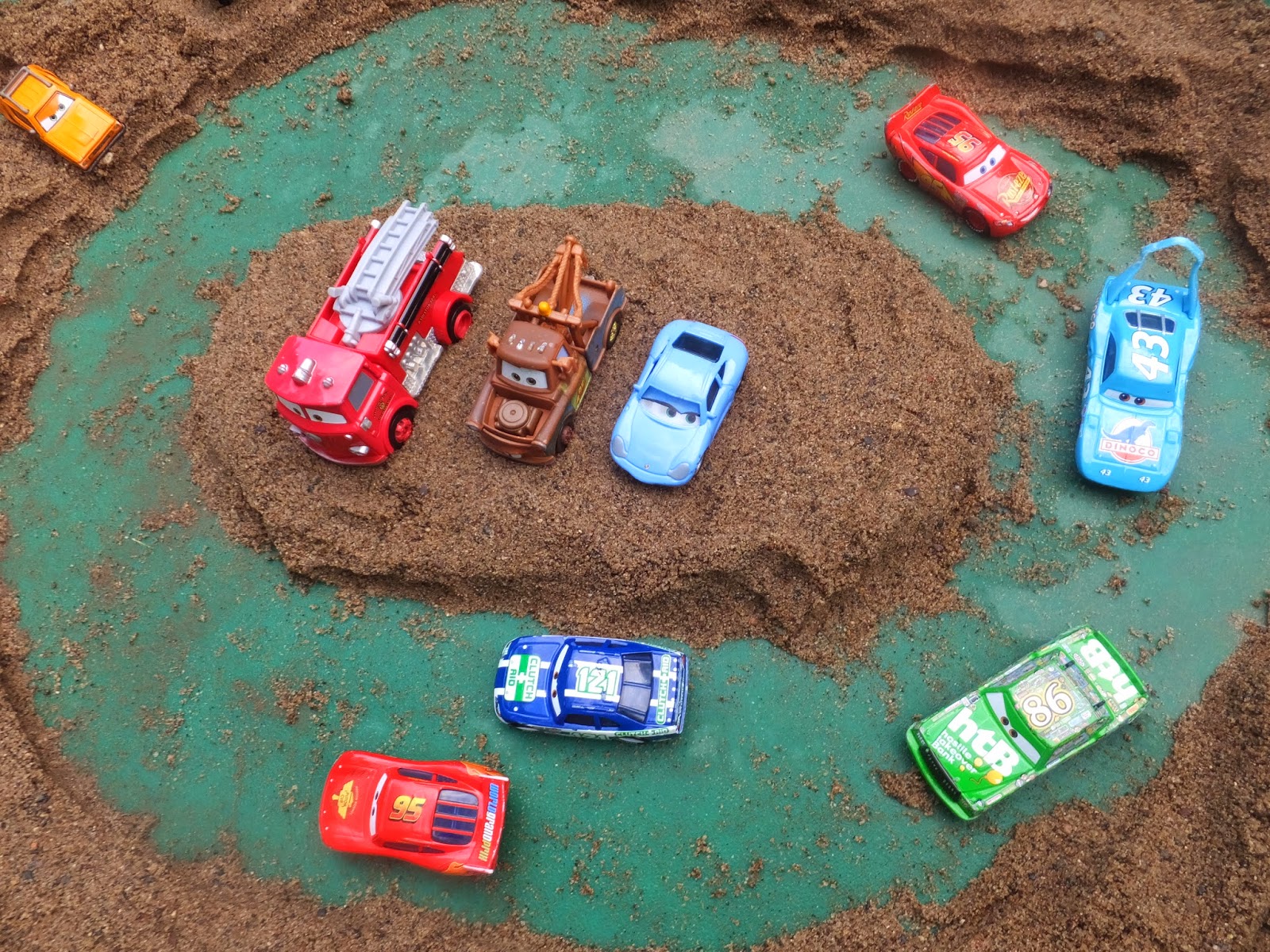 Kidspert Sensory Sandbox "Cars"