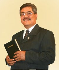 Pastor Misionero                                      Enrique Montoya