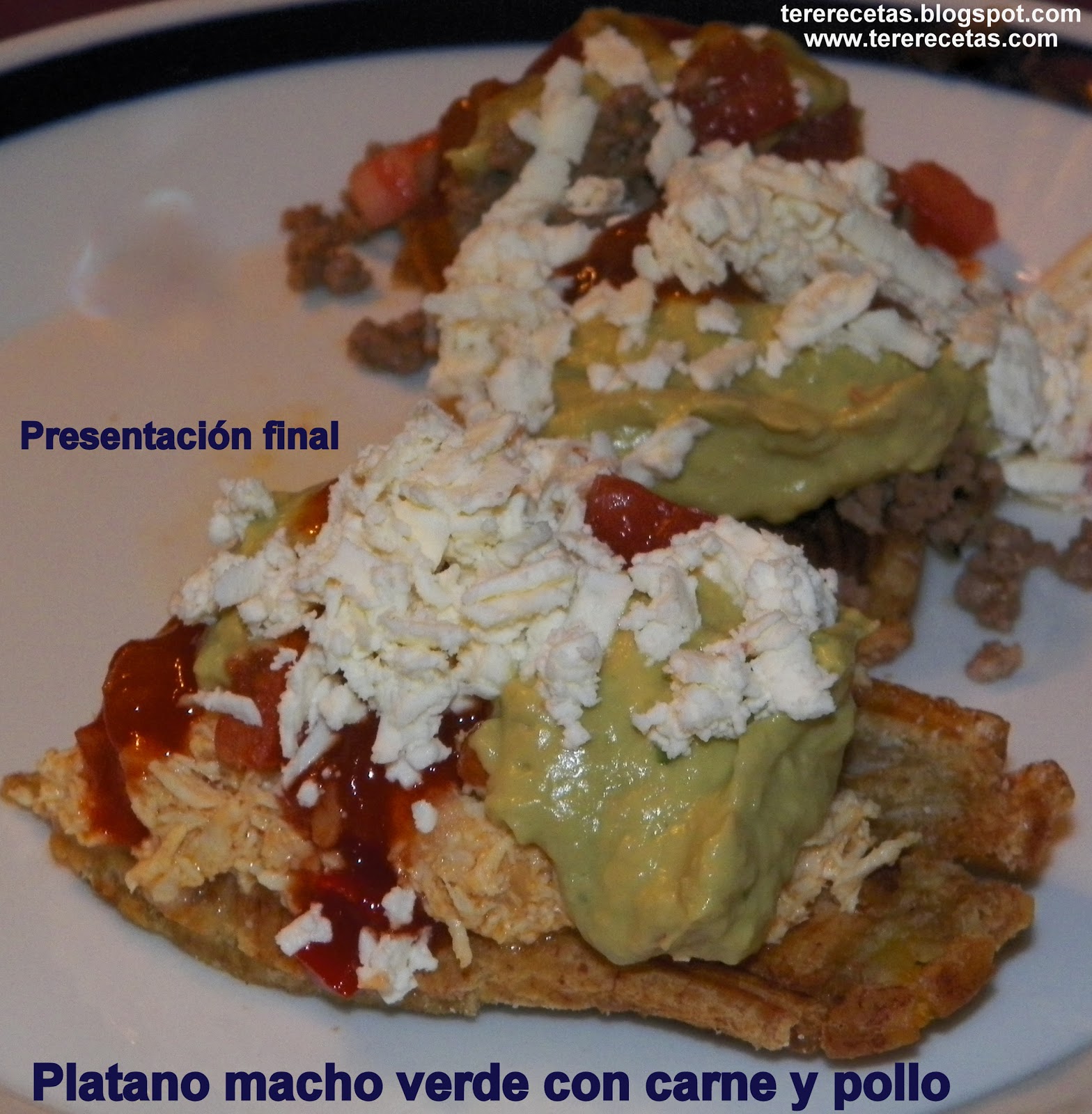 Plátano macho verde frito (tostón, patacón) con carne picada y pollo