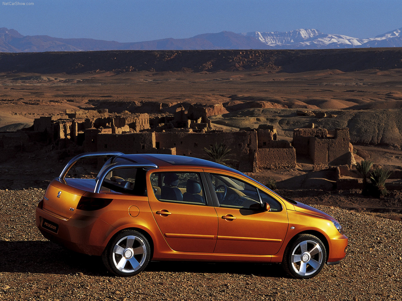 http://1.bp.blogspot.com/-rdhdmZyqCa0/TXxXm8CbHOI/AAAAAAAANZQ/UA6kagLdlMg/s1600/Peugeot-307_Cameleo_Concept_2001_1280x960_wallpaper_04.jpg